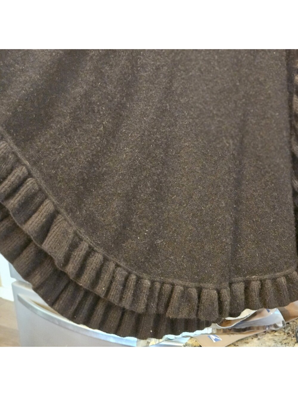 Saks Fifth Avenue Black Ruffled Edge Shawl W/Hanger Merino & Angora One Size - Picture 4 of 8